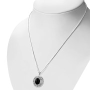 Round Celtic Knot Silver Pendant set w Oval Black Onyx, p470