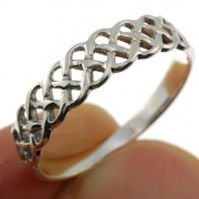 Celtic knot Plain Sterling Silver Ring, rp663