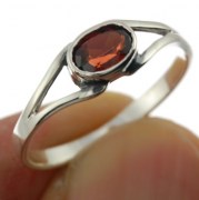 Delicate Genuine Garnet 925 Solid Sterling Silver Ring, r518