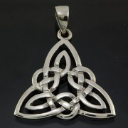 Large Celtic Trinity Knot Silver Pendant, pn78