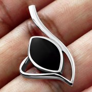 Black Onyx Oval Silver Pendant, p534