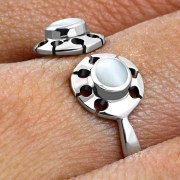 Open Silver Ring w Mother of Pearl, r576