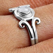 Rainbow Moonstone Silver Ring, r577